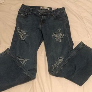 Ripped Blue Levi’s Straight